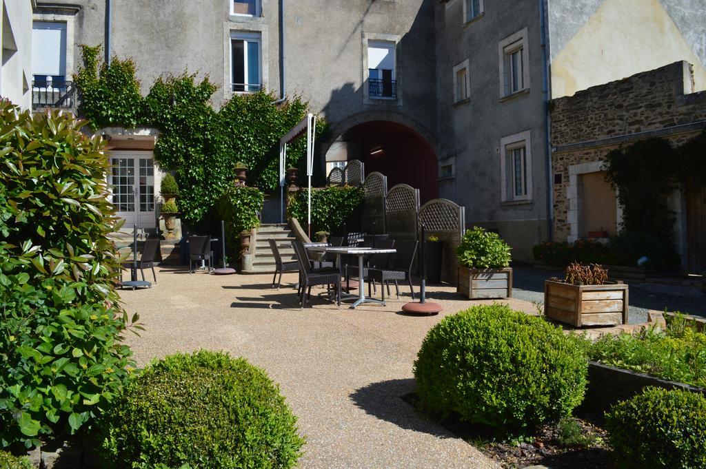 Hotel Logis Le Bretagne Sillé-le-Guillaume Exterior foto